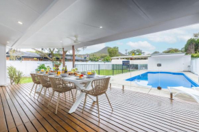 Shoal Shack 72, 72 Tomaree Rd - Pool, Pet Friendly, Wi-Fi, Air Con, Linen